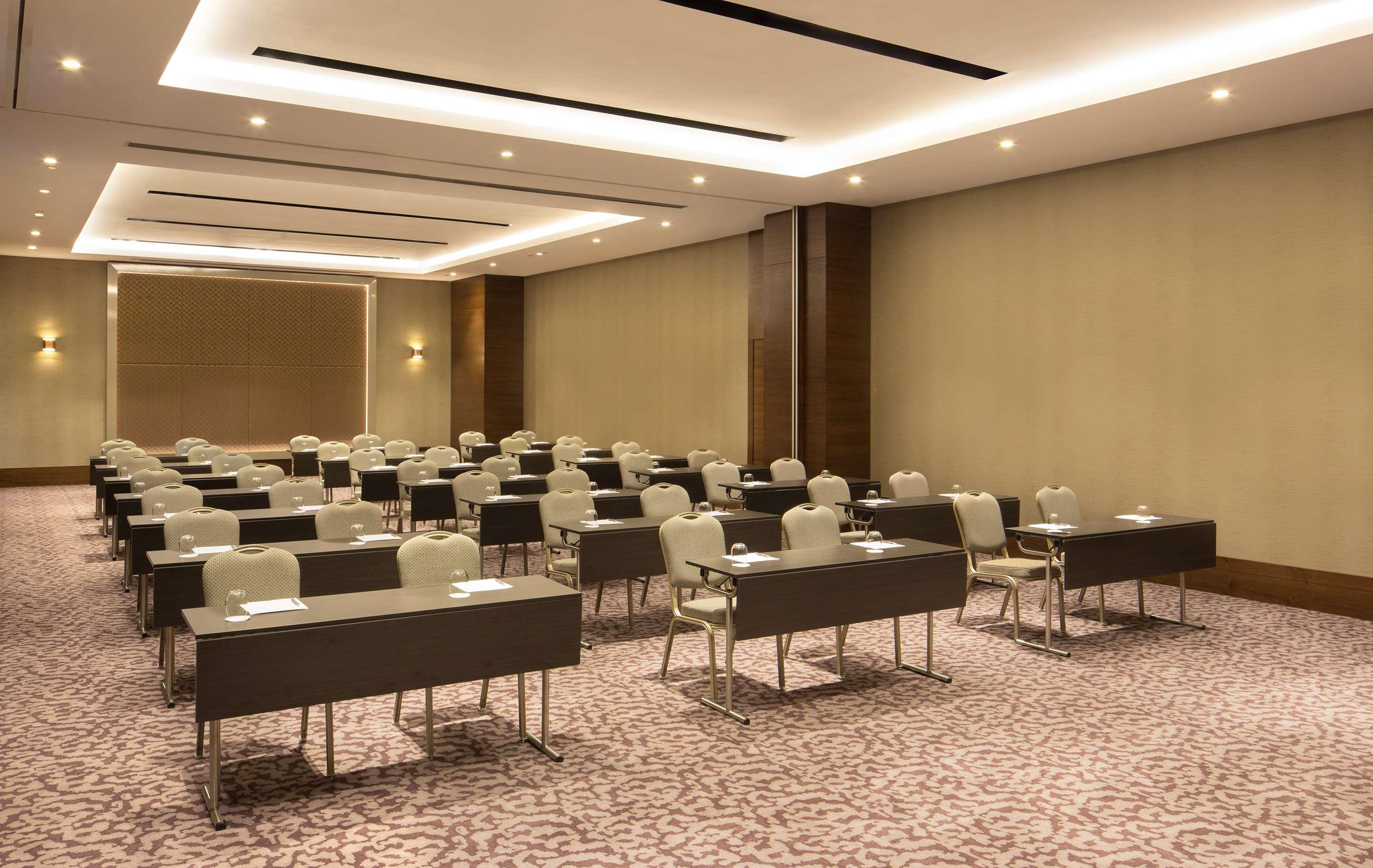 Sheraton Grand Istanbul Atasehir Экстерьер фото